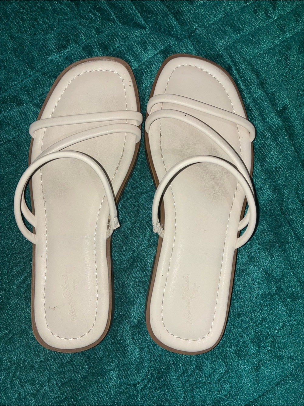 Women’s Minimal White Strappy Slide Sandals
